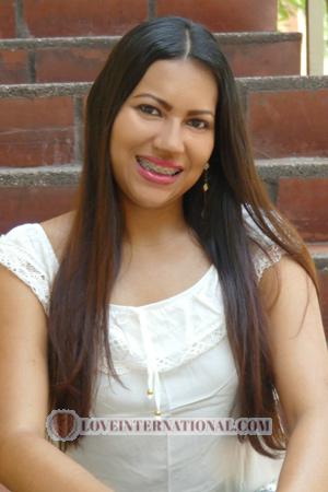 190058 - Karelys Edad: 33 - Colombia