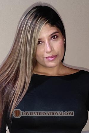 204578 - Daniela Edad: 32 - Colombia