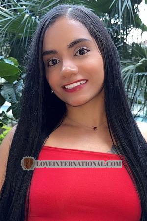 204580 - Claudia Edad: 34 - Colombia
