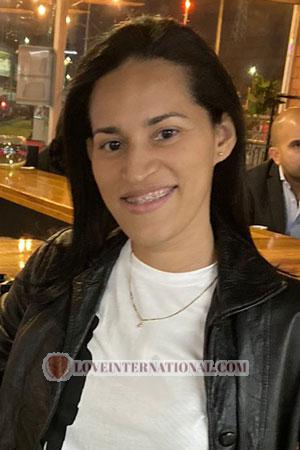 208613 - Alexandra Edad: 39 - Colombia