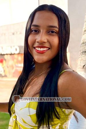 221702 - Dayana Edad: 24 - Colombia