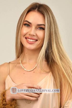 223013 - Angelina Edad: 30 - Ucrania