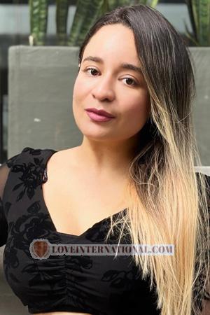223216 - Geraldine Edad: 34 - Colombia