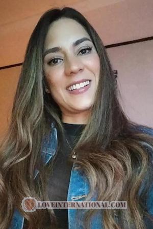 223221 - Maria Fernanda Edad: 29 - Costa Rica