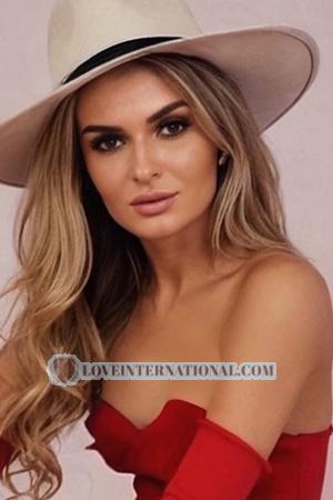223700 - Olena Edad: 31 - Ucrania