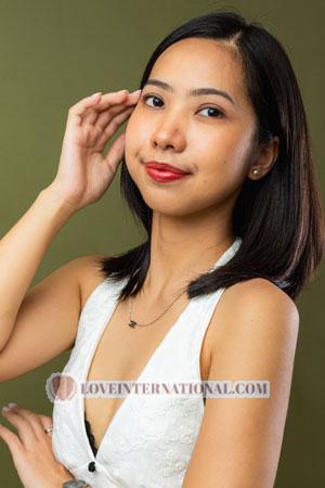223908 - Natcha Edad: 29 - Tailandia