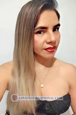 Ladies of Perú