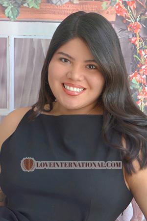 224909 - Nicole Edad: 25 - Perú