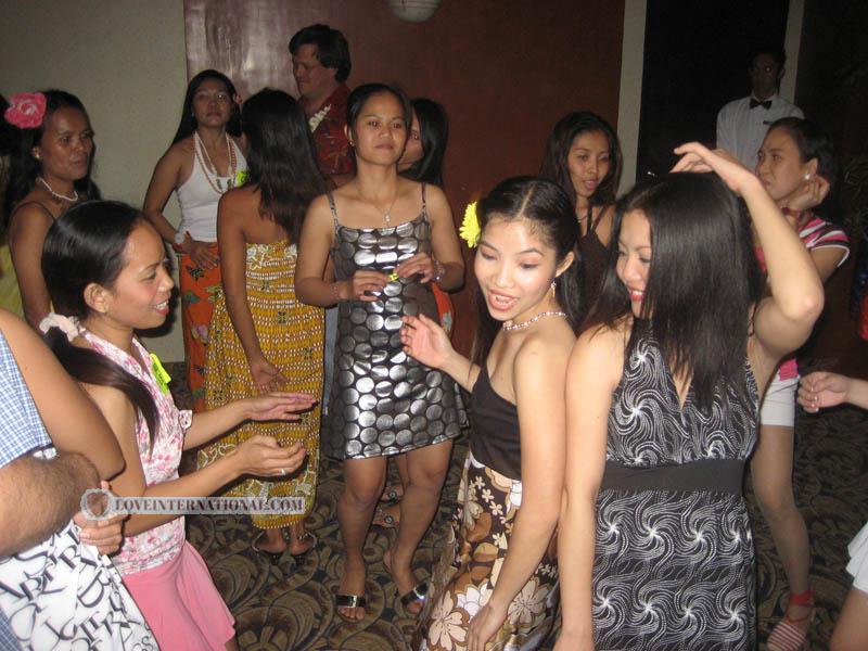 Philippine-Women-1240